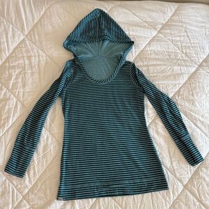 Eddie Bauer Reversible Striped Blue and Teal Women's Hooded Top. Size Unknown.